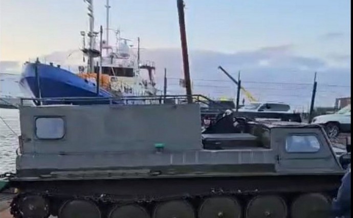 На Шумшу начали доставку грузов для мемориального комплекса