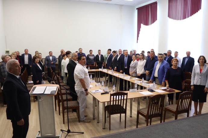 Депутатский корпус Енотаевского округа возглавила директор школы искусств