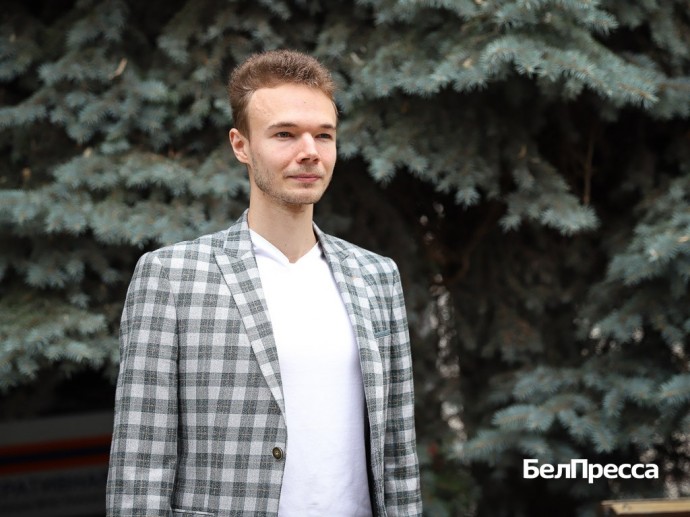 «Пробовать новое и быть первым». Белгородец написал самый объёмный в мире роман в стихах