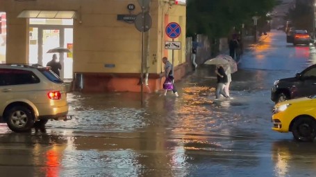 Тульские улицы скрылись под водой