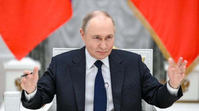 Россия захватывает рынки в сфере кибербезопасности, заявил Путин