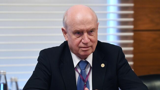 СНГ удалось смягчить последствия западных санкций, заявил Лебедев