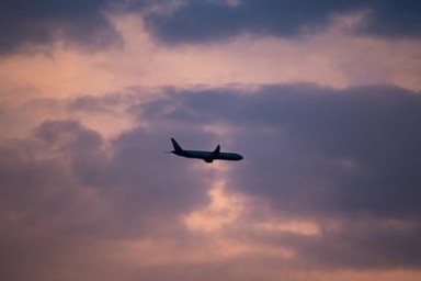 Два китайских самолета опасно сблизились в небе над городом России