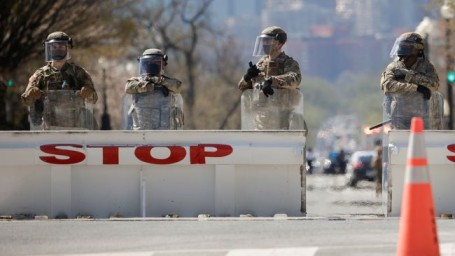 Нацгвардия США начала прибывать в Вашингтон