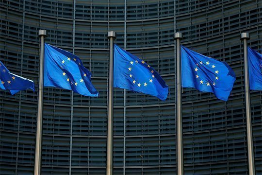 Politico: Метсола заявила о намерении ЕП подать в суд на ЕК