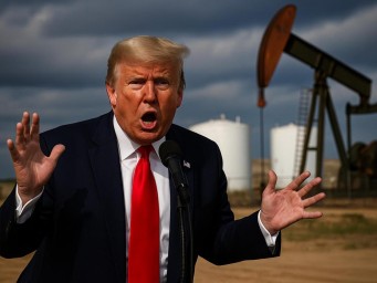 Китай укрепляет лидерство в мире на падении цен на российские нефть и газ