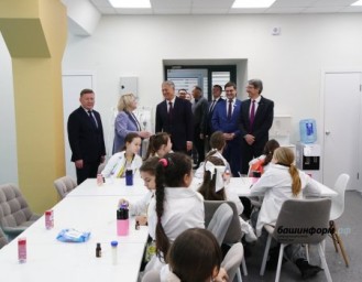 Главе Башкирии показали в Уфе город профессий АПК