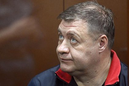 Плакавшему в суде экс-замгубернатора Курской области запросили многолетний приговор
