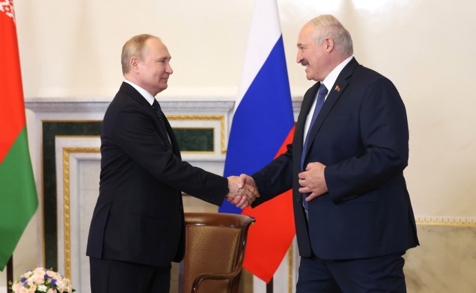 Александр Лукашенко поздравил Владимира Путина с днем рождения