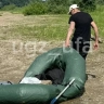 В Уфе спасатели на гидроцикле вытащили рыбака из тонущей лодки