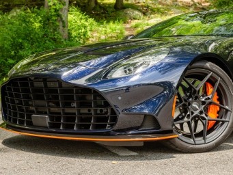 Автомобили Aston Martin начнут оснащать «умными» шинами