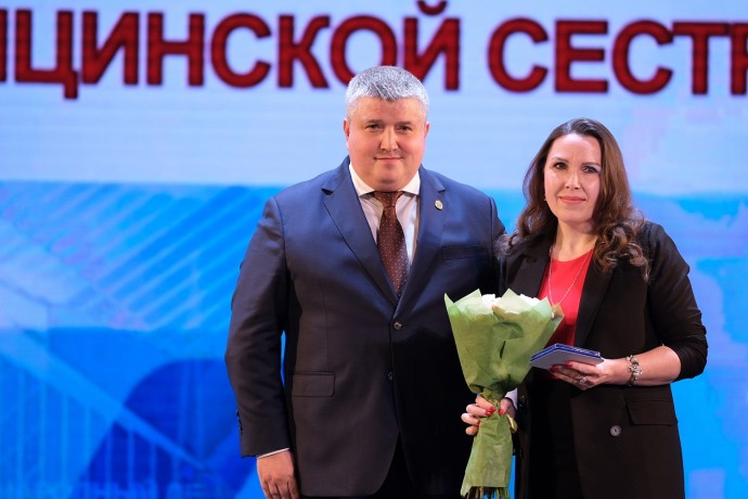 Медсестёр Новгородской области поздравили с профессиональным праздником