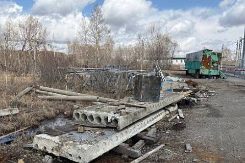 В Приамурье оштрафовали сотрудника организации за несанкционированную свалку на подстанции Бурея