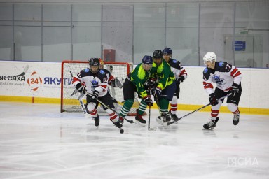 Более 20 любительских команд собрала «Ночная хоккейная лига» в Якутии