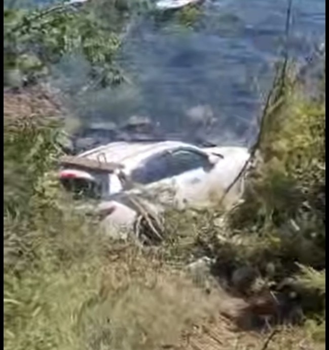 В Андреевке водитель элитного авто слетел в крутой обрыв