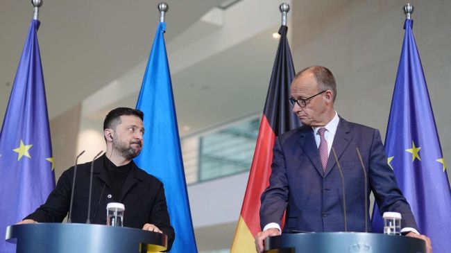 Мерц попросил Зеленского остановить поток молодых украинцев в Германию