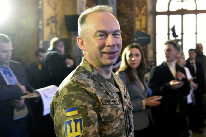 Сырский рубит головы генералам за собственные провалы на фронте