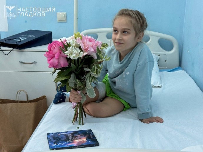 Вячеслав Гладков проведал раненых белгородских детей в областной больнице