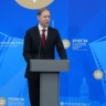 Денис Мантуров и Виталий Савельев приняли участие в церемонии вручения сертификатов типа на самолёт Ил-114-300 и двигатель ПД-8 для «Суперджета» в рамках ПМЭФ