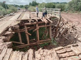 В Кировской области деревня осталась без моста и доступа к медпомощи