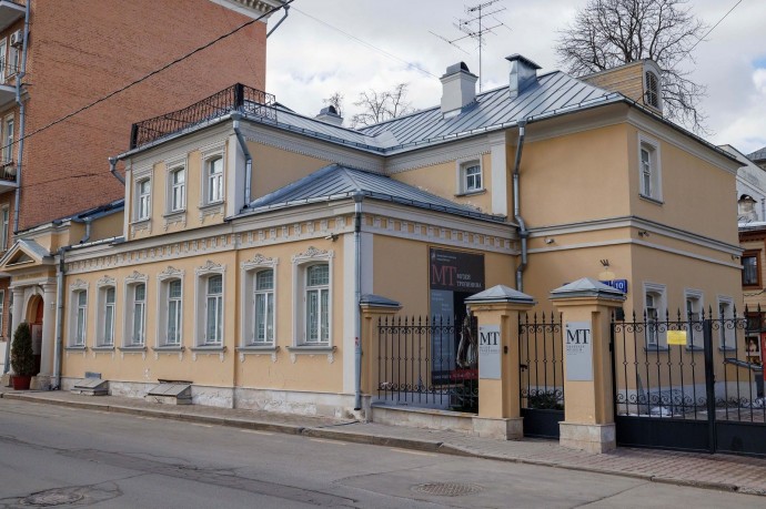 «От портрета до лорнета». Как новая выставка в Музее Тропинина переворачивает представление о его коллекции