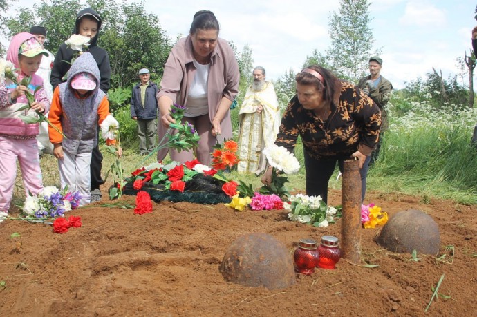 В День памяти и скорби в Демянском округе в братской могиле захоронили 41 бойца