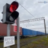 В Бурятии грузовой поезд протаранил на переезде легковую машину