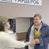 Мимозы, песни и стихи: в тульской больнице поздравили женщин с наступающим 8 Марта