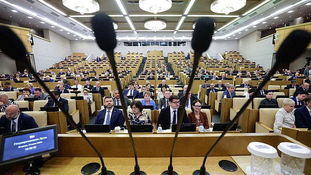 Вячеслав Володин: депутаты едины во мнении о необходимости эффективных мер по ограничению использования пальмового масла при производстве пищевых продуктов