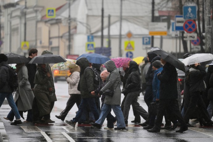 Москвичей предупредили о дождях в последние выходные осени