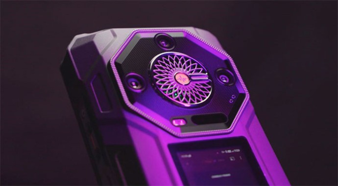 Динамик защищённого смартфона Ulefone Armor 33 Pro с двумя экранами в тестах сравнили с iPhone 16 Pro Max
