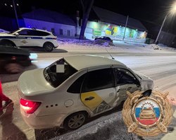 В ДТП травмировались два пассажира такси
