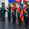 Связь поколений и верность воинскому долгу: Южно-Сахалинск чествует защитников Отечества