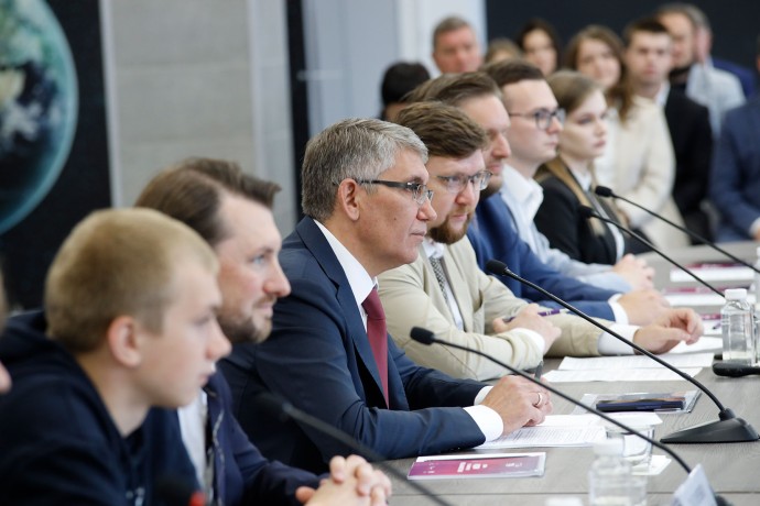 Дмитрий Миляев встретился с победителями «Архипелага 2025»