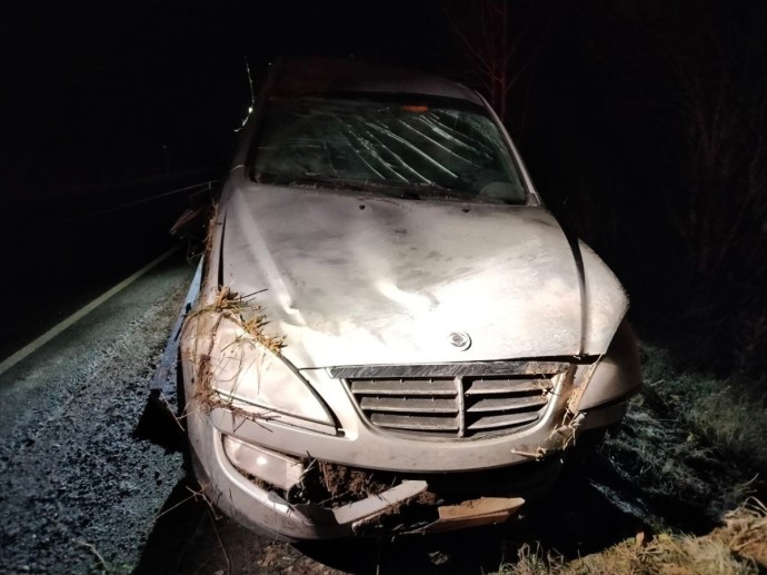 В Оричевском районе внедорожник вылетел с трассы и опрокинулся В Оричевском районе внедорожник вылетел с трассы и опрокинулся