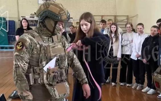 Морпехи «Северян» провели урок тактической медицины для школьников Курской области