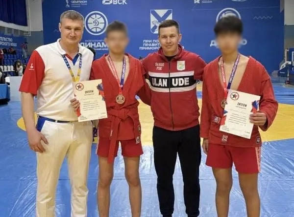 Самбисты Бурятии завоевали золото и бронзу на первенстве ДФО