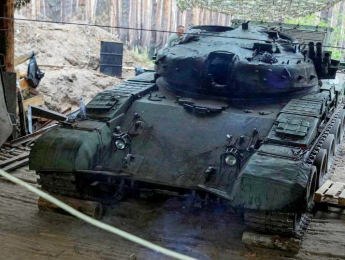 Бронефранкенштейн из ВСУ - тяжелый БТР из САУ "Мста-С" с башней от Т-72 Бронефранкенштейн из ВСУ - тяжелый БТР из САУ "Мста-С" с башней от Т-72