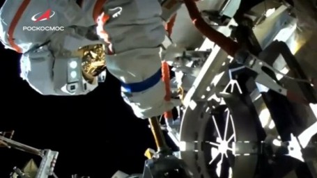 Впервые в истории: в открытом космосе на МКС выросли идеальные структуры кристаллов