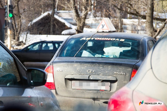 Российские автошколы оценят и составят их рейтинг