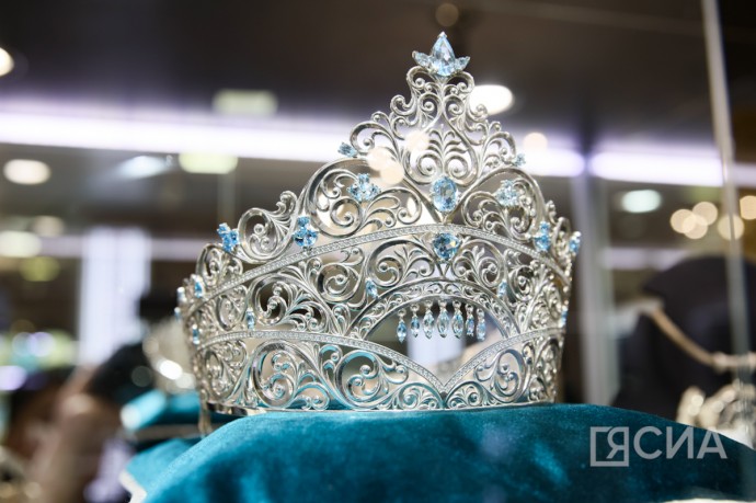 В Якутске открыли выставку-конкурс ювелирного искусства «Сохраняя, развиваем»