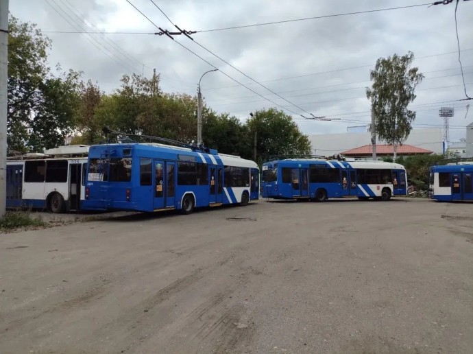 В Киров приехали «поношенные» троллейбусы В Киров приехали «поношенные» троллейбусы