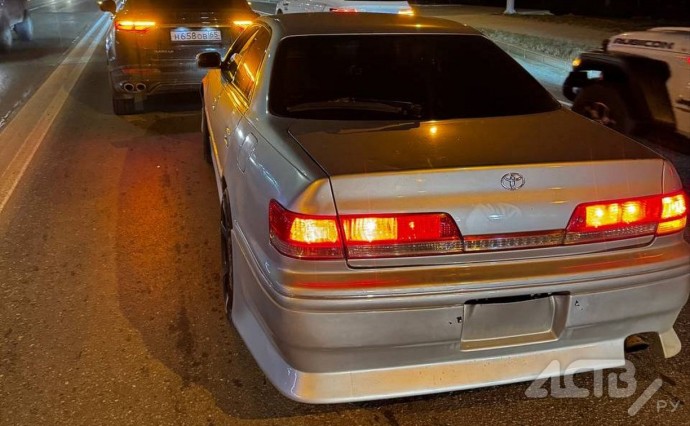 Водитель без прав на машине без номеров скрылся с места ДТП в Южно-Сахалинске - его ищут пострадавшие Водитель без прав на машине без номеров скрылся с места ДТП в Южно-Сахалинске - его ищут пострадавшие