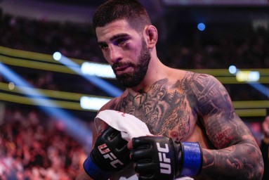 Чемпион UFC заявил, что может победить Топурию