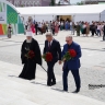Гости «Китап-байрама» возложили цветы к памятнику Минигали Шаймуратову