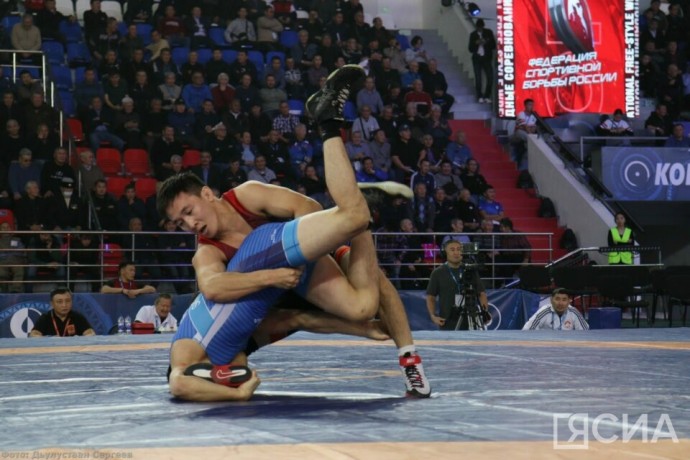 Якутянин Владимир Егоров оспорит бронзу чемпионата мира по вольной борьбе
