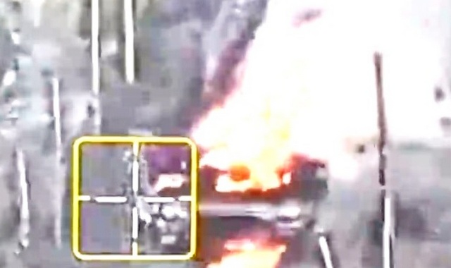 Один танк взорвался, второй сгорел – показали уничтожение техники ВСУ Один танк взорвался, второй сгорел – показали уничтожение техники ВСУ