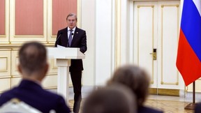 Виталий Савельев вручил награды представителям транспортной отрасли