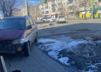 В Свободном на «зебре» жестко столкнулись иномарки