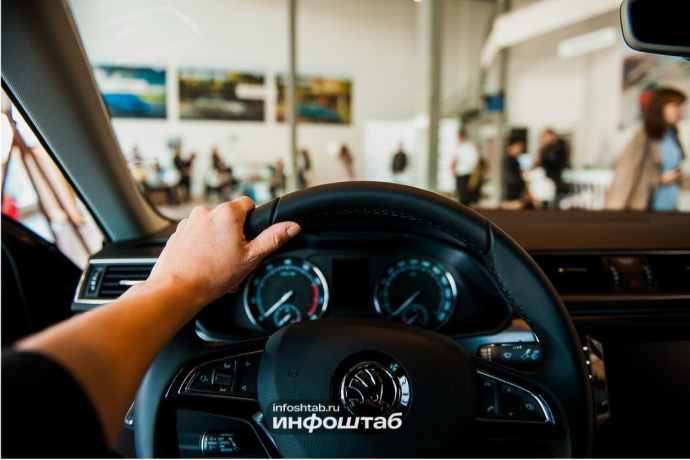 Мечтающий о дорогом кроссовере астраханец обогатил мошенника на 3 миллиона